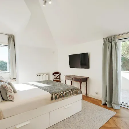 Fairview Villa *